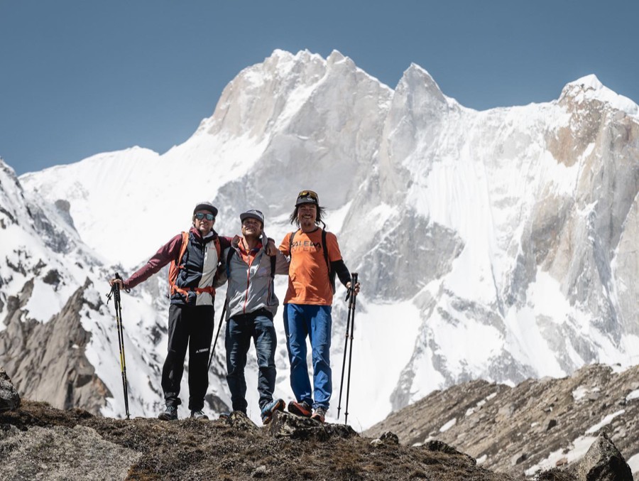 Gietl, Maynadier y Schaeliidf, apertura en Meru Sur. Foto: Daniel Hug @terragraphy