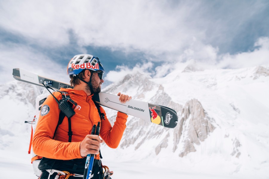 Andrzej Bargiel, descenso GI con esquís. Foto: Bartlomiej Pawlikowski / Red Bull Content Pool