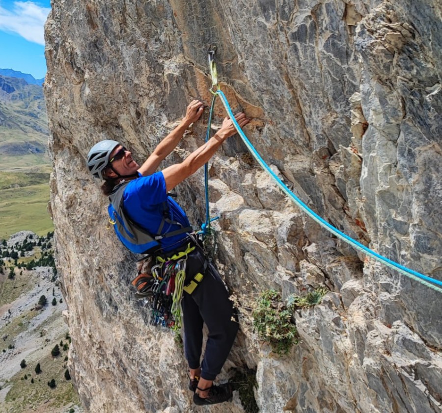 La cuerda, elemento vital para la escalada y el alpinismo. Foto: Miguel Fernández, Barrabes