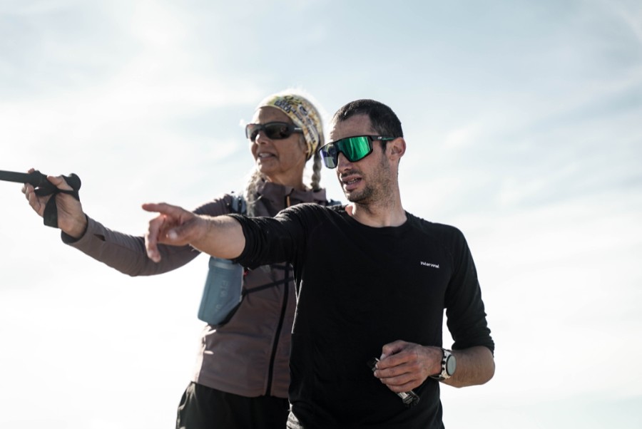 Kilian Jornet, durante su travesía pirenaica. Encuentro con su madre Foto: NNormal. David Ariño