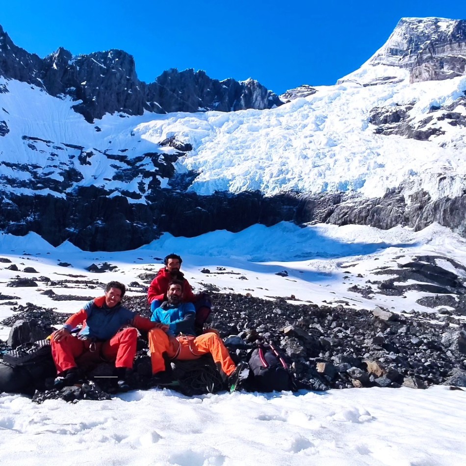 Oriol Baró, Martín Elías, Nicolas Tapia, Cerro San Valentín. Foto: FB Martín Elías