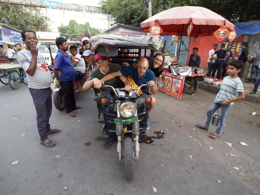 El equipo, en Delhi. Foto: Expedicion Bhagirathi III