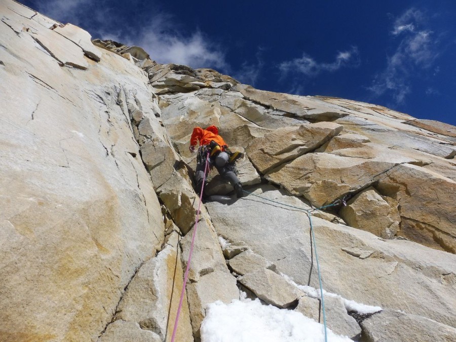 Rubén, en los últimos largos antes de cumbre. Foto: Expedición Bhagirathi III