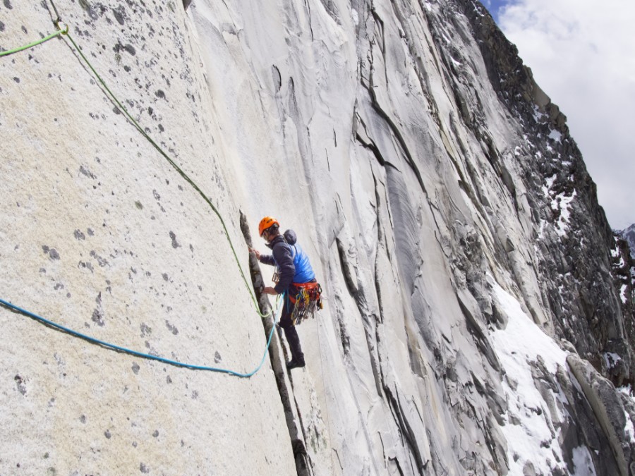 Mikel en el 3º largo. Foto: Expedición Bhagirati III