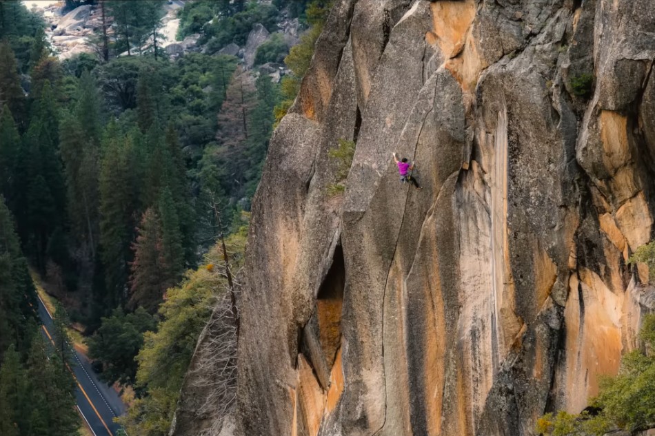 Jacopo Larcher, escalada trad en Yosemite. Foto: Andrea Cossu