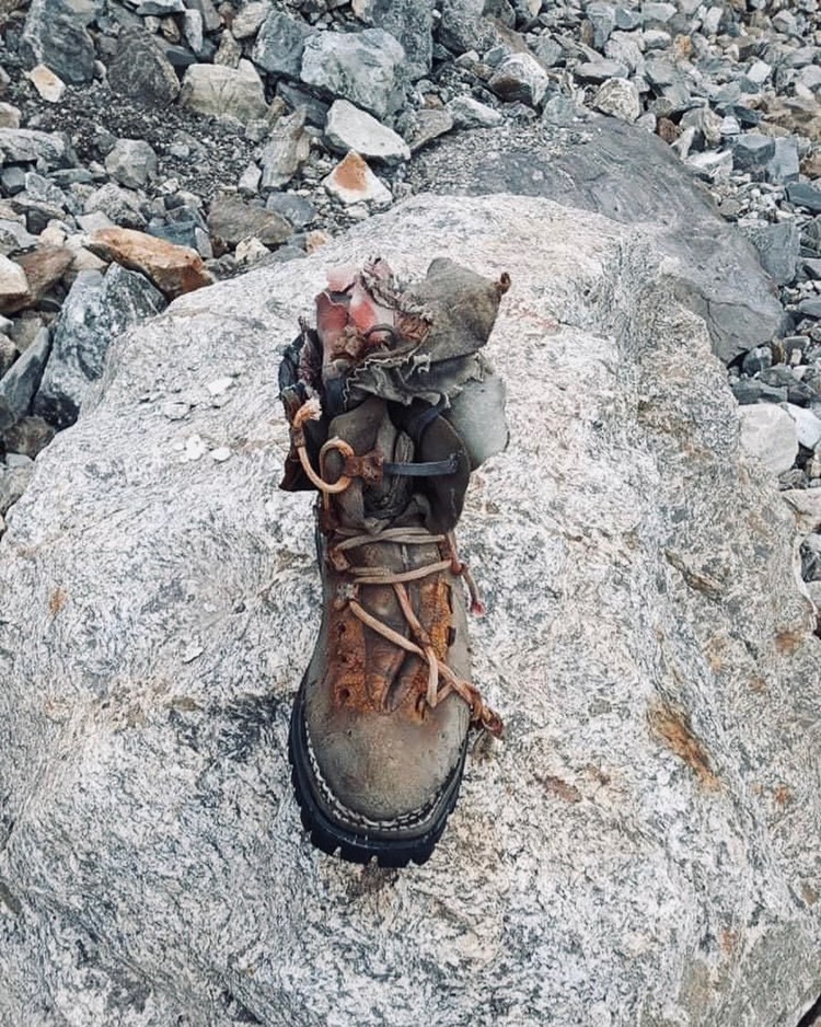 La bota de Günther Messner aparecida en el Nanga Parbat 52 años después. Foto: IG Reinhold Messner