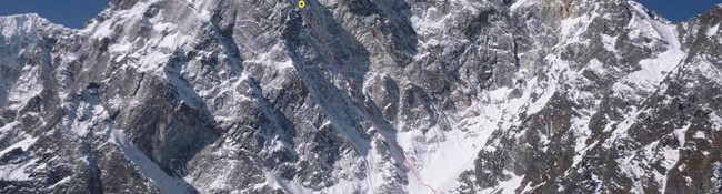1.800m, 90º, M5, 3 vivacs, gran compromiso. Edu González y Kiko Borja escalan en alpino la francesa a la norte del Cholatse
