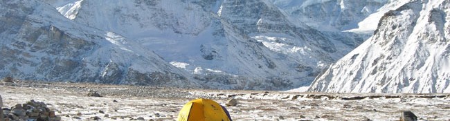 Instalado el campo 2 en la británica al Kanchenjunga; Alex Txikon, Denis Urubko y Adam Bielecki equipan hasta los 6.900m