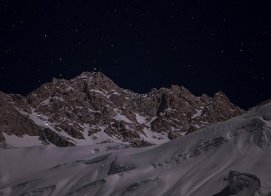 Cima para Carlos Soria en el Kanchenjunga; en espera de noticias del resto de expedicionarios