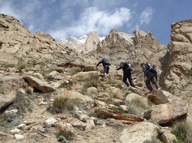Video: Iñurrategi, Vallejo y Zabalza instalan el campo base en el Paiju Peak; ya han partido para su primera incursión en altura