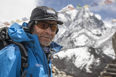 Carlos Soria, nueva expedición al Shisha Pangma; el alpinista de 75 años parte el viernes junto a sus compañeros hacia Katmandú