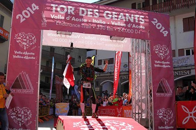 330km, 24000m desnivel positivo; Franco Collé vence en el Tor des Géants tras 71:49h