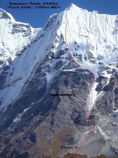 El Equipo Español de Alpinismo abre Pura Vida en una montaña virgen de 6.325m, que bautizan como Sakaton