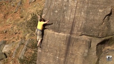 Video: Adherencia y equilibrio: Johnny Dawes, escalando sin manos en la roca británica