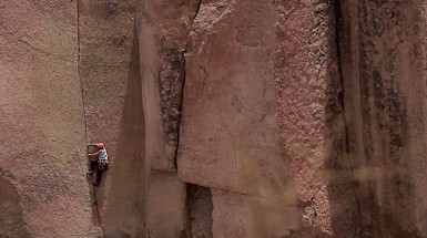 Video: Raíces; Altiplano. Un viaje iniciático de vuelta a los orígenes: escalada en el desierto de Atacama