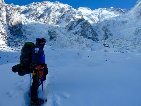 Nanga Parbat invernal: Alex Txikon, hacia el campo 2