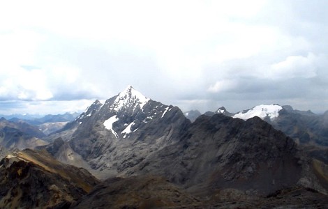 Andes de Perú; nuevas cimas vírgenes en estilo ligero