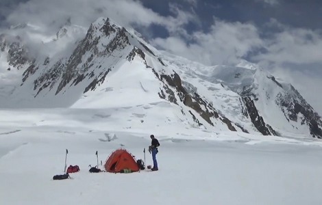 Video: Iñurrategi, Vallejo y Zabalza, a 6450m en el Gasherbrum I