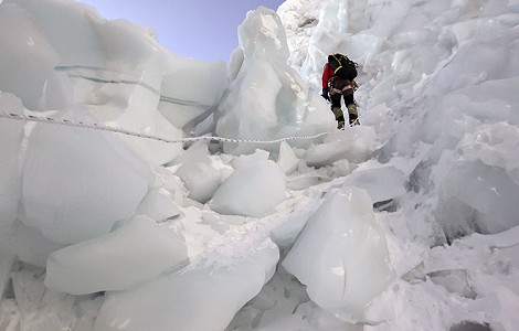 Everest invernal sin O2; instalado el campo 1 a 6050m