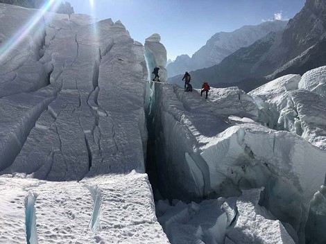 Alex Txikon, campo 1 Everest; reabierta la Cascada del Khumbu