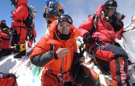 Ueli Steck vuelve al Everest: travesía Everest-Lhotse