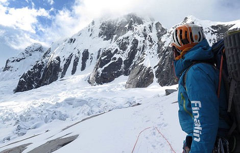 Difícil escalada en el Taulliraju; comienza la temporada de Cordillera Blanca