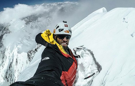 Hansjorg Auer, cima en solitario en el Lupghar Sar West, 7.181m, Pakistán