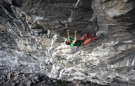 Seb Bouin, 1ª repetición de Move, 9b/+ de Adam Ondra en la cueva de Flatanger, Noruega