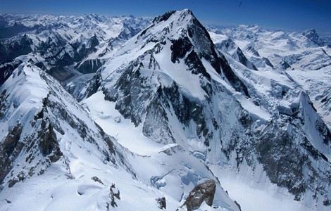 Jost Kobusch, campo base Everest; Urubko y Bowie, en Baltoro; comienza el invierno en los ochomiles