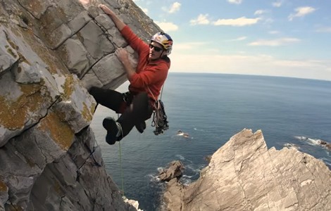 Video: Will Gadd y Iain Miller, escalando columnas marinas en Irlanda