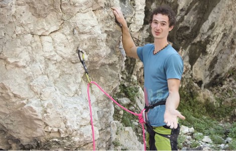 Video: Adam Ondra: trucos y métodos para chapar y pasar la cuerda correcta y rápidamente con el menor esfuerzo