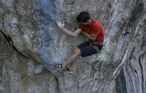 Video: Stefano Ghisolfi, 1ª escalada de The Bow, 9a+, Arco, Italia