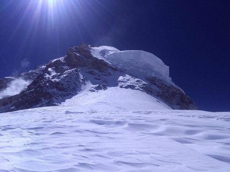 Alcanzado el campo 4 a 7.800m en el K2. A vista la ruta hasta cumbre, el serac y el cuello de botella