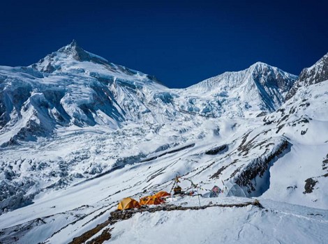 Manaslu invernal: en marcha nuevo intento de cumbre para Alex Txikon. Precarias condiciones