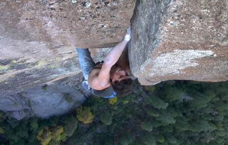 Vídeo: Dean Potter, libre integral sin cuerda de Rostrum, 220 metros, 7a+, en Yosemite