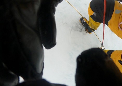 La GoPro de John Snorri muestra un único fotograma sobre lo acontecido en el K2 invernal