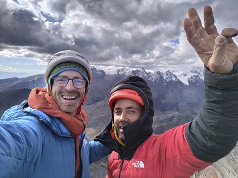 Iker Pou y Manu Ponce, Perú. 1ª en libre a la oeste del Amahugaychu, 5.134m