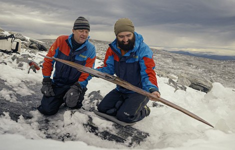 Descubiertos en un glaciar unos esquís con fijaciones de 1.300 años de antigüedad