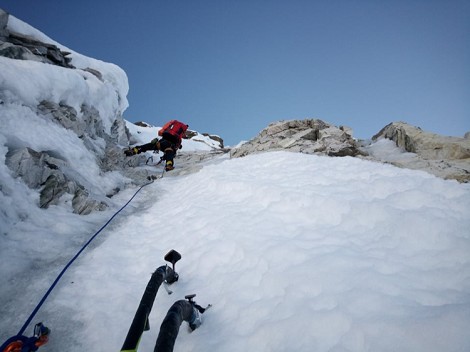 Ama Dablam: cordada checa escala en alpino la Directa Americana