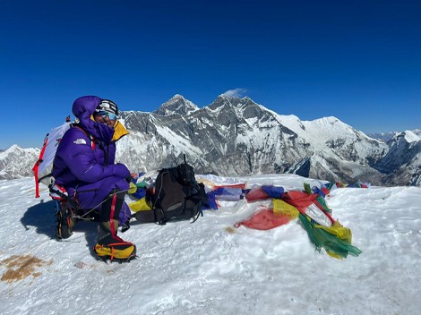 Simone Moro y Pasang Rinzee Sherpa, cima casi invernal en Ama Dablam