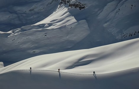 Vídeo: la gran travesía de esquí de montaña Bugaboos-Rogers, Canadá