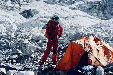 Jost Kobusch avanza en Everest: supera el Lho La, alcanza 6.350m