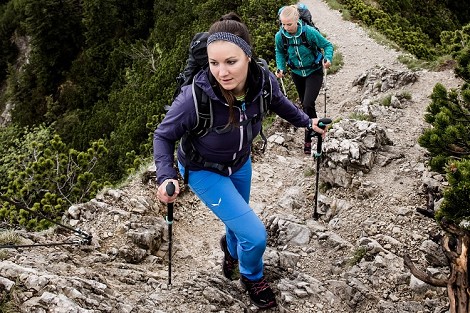 Bastones de esquí, trail running, senderismo, nordic walking… ¿cómo elegir la talla correcta?