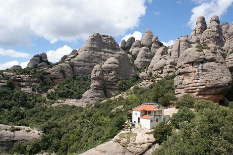 Montserrat 360º: la travesía en dos etapas alrededor del macizo