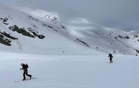 Indispensables de esquí de montaña. Todo el material y consejos para tus travesías