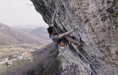 Vídeo: Adam Ondra, intento a vista de La Musa, 9a, en Covolo, Italia
