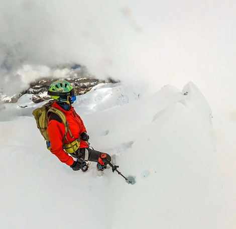 Jost Kobusch, al Everest invernal en solitario; hospitalizado por dengue en Nepal