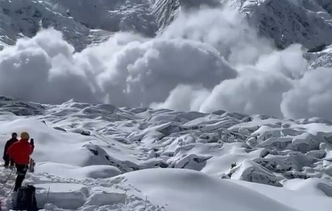 Vídeo: gran avalancha en Annapurna barre la ruta normal