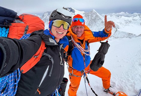 Marek Holecek y Matej Bernat. Sobre la apertura en el Sura Peak, 6.764m
