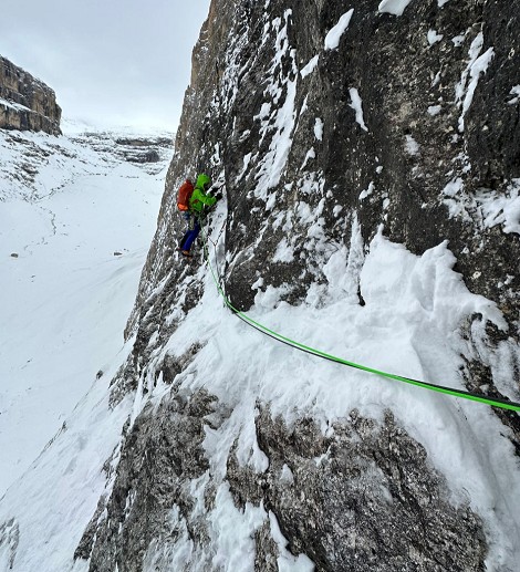 Simon Gietl y Vittorio Messini, gran escalada en hielo y mixto en Dolomitas